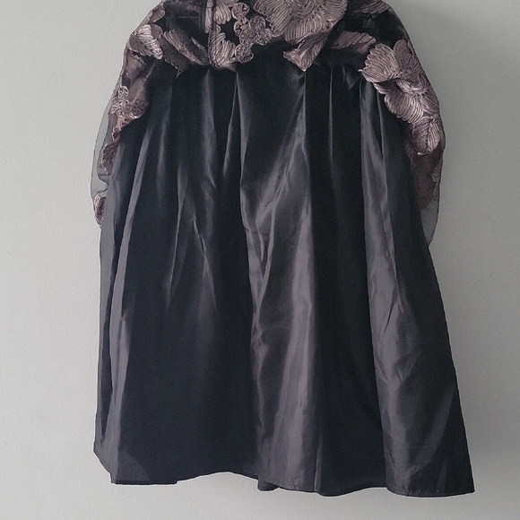 Floral Black and Pink Skirt - Picture 2 of 4